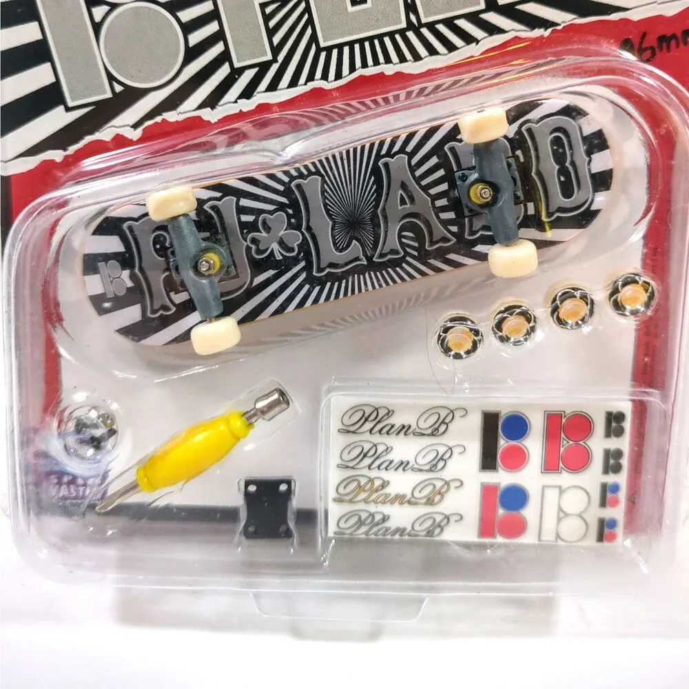 Vintage 2006 TECH DECK Plan B Skateboards Fingerboard PJ Ladd Sealed Package